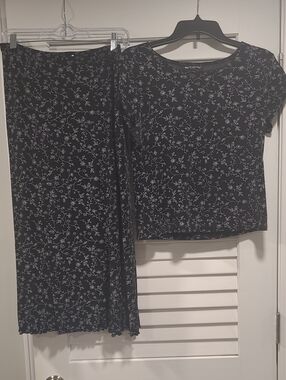 Briggs New York Black Floral Two-Piece Set